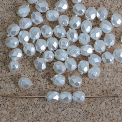 Fire Polished White 3 4 mm Bright White Pearl 02010-70400 Czech Bead