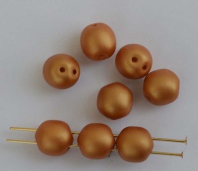 Dobble Gold Alabaster Metallic Gold Matt 02010-29421 Czech Glass Beads x 20