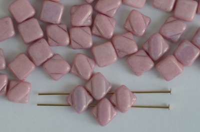 Silky Pink Alabaster Lila Shimmer 02010-14494 Czech Glass Beads x 10g