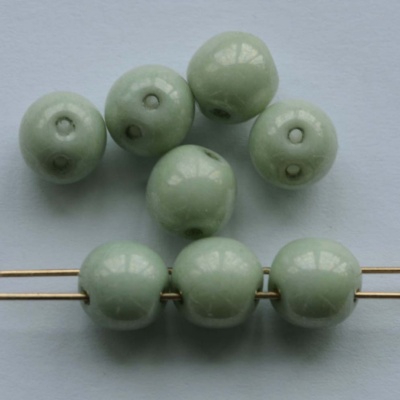 Dobble Green Chalk Light Green Shimmer  03000-14457 Czech Glass Beads x 20