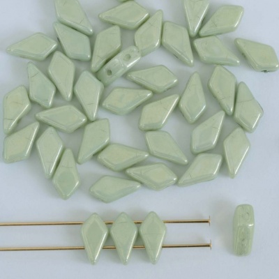 Kite Green Chalk Lt Green 03000-14457 Czech Glass Bead x 10g