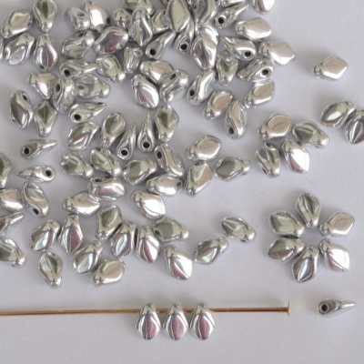 Gekko Silver Crystal Labrador Full 00030-27000 Czech Glass Bead x 5g