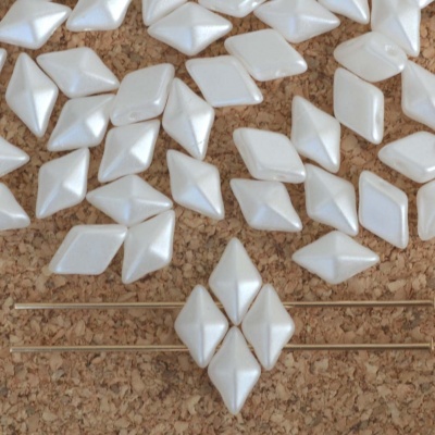 Diamonduo White Alabaster Pastel White 02010-25001 Czech Glass Bead x 5g
