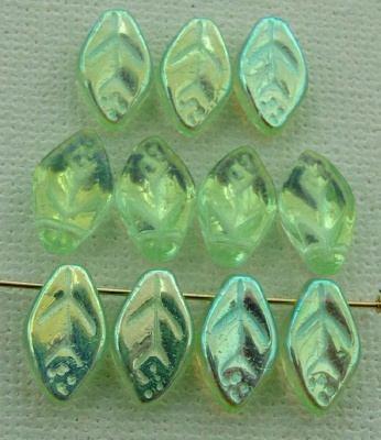 Leaf H 12 mm Green Peridot AB 50500-28701 Czech Glass Bead Charm x 25