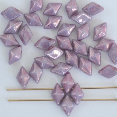 Diamonduo Purple Vega on Chalk 03000-15726 Czech Glass Bead x 5g
